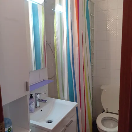 Front De Apartment